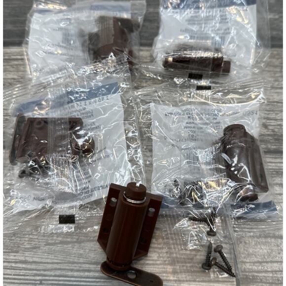 Magnetic Touch Cabinet Latch/Brown 5Pack [100] - Picture 1 of 12